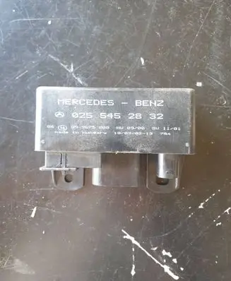 Mercedes-Benz A W168 Glow plug pre-heat relay 0255452832