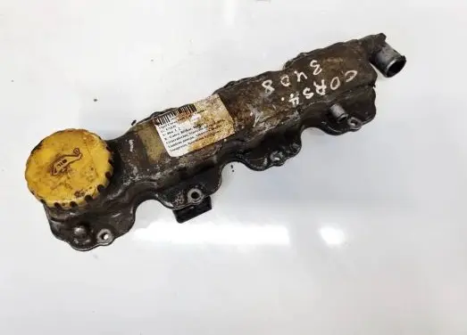 Opel Corsa B Rocker cam cover 