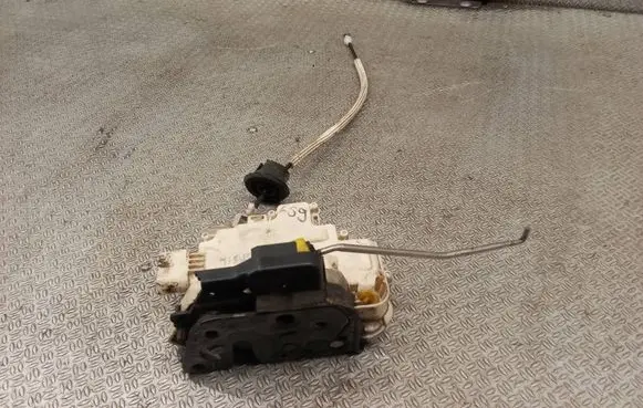 Audi A6 S6 C6 4F Front door lock 4F1837015