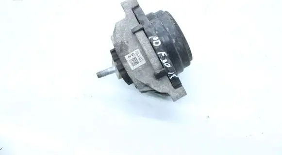 BMW 3 F30 F35 F31 Engine mount bracket 6854252