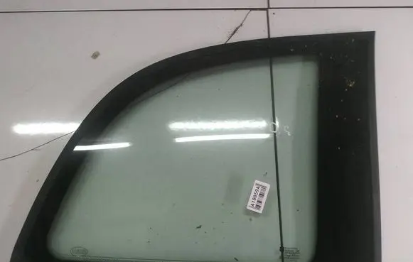 Opel Zafira A Rear side window AS2