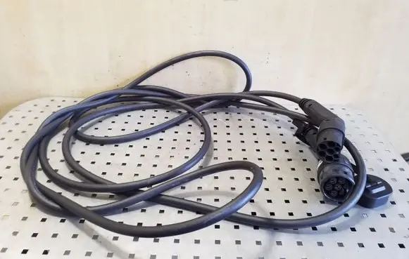 Tesla Model 3 Electric car charging cable H07BZ5F