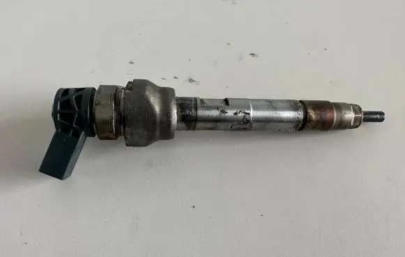 Fuel injector