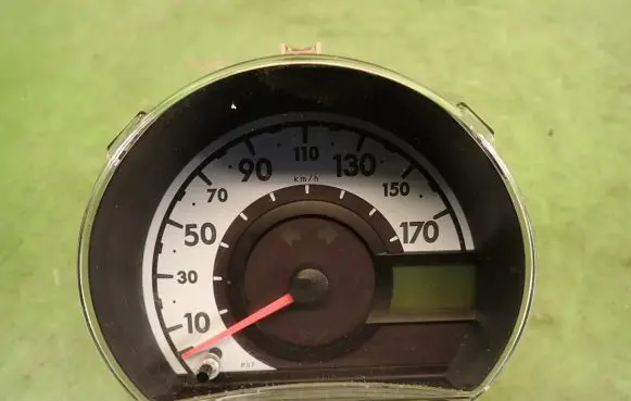 Peugeot 107 Speedometer (instrument cluster) 83800-0H132