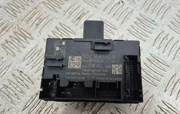 Volkswagen Golf VII Door control unit/module 5Q4959592B
