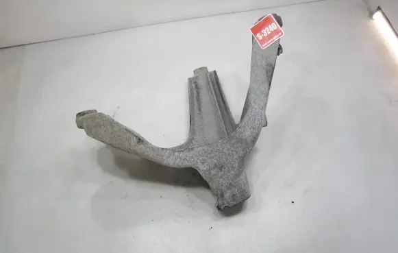 Audi A4 S4 B8 8K Engine mounting bracket 8K0199308