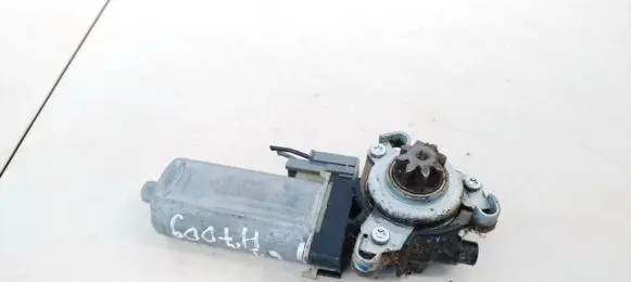 Mercedes-Benz ML W164 Seat adjustment motor 820289224 82028922-4