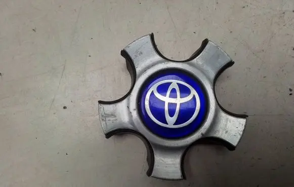 Toyota Avensis T250 Original wheel cap 