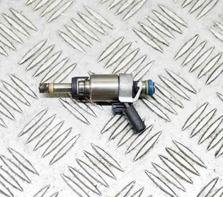 Audi A5 8T 8F Fuel injector 0261500076 06H906036G