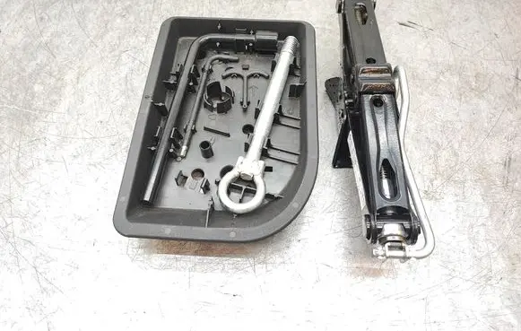 Peugeot Partner III Lift Jack 9649243380 9843990680 9651013180