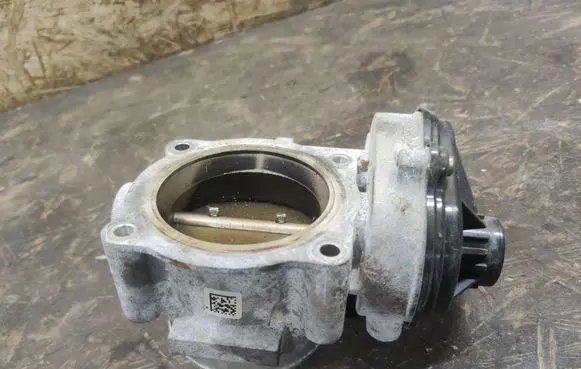Lincoln MKS Throttle valve 7T4E9F991FA