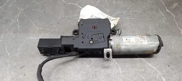 Mercedes-Benz C W202 Sunroof motor/actuator 2028204710