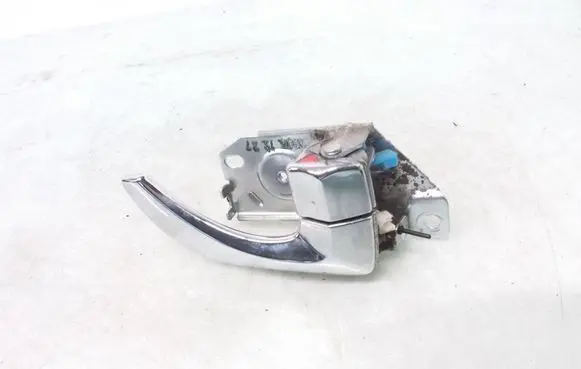 KIA Sorento Rear door interior handle