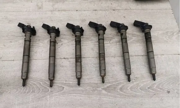 Audi A6 S6 C6 4F Fuel injector 0445115079 059130277BD