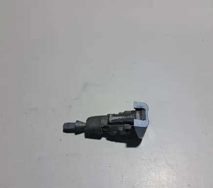 Volkswagen PASSAT B5.5 Front door lock (next to the handle) 