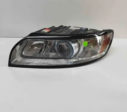 Volvo V50 Headlight/headlamp LE06A6152X 0301237271