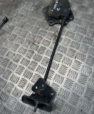 KIA Sorento Spare wheel mounting bracket 