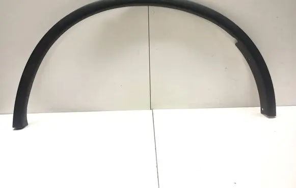 Fender trim (molding)