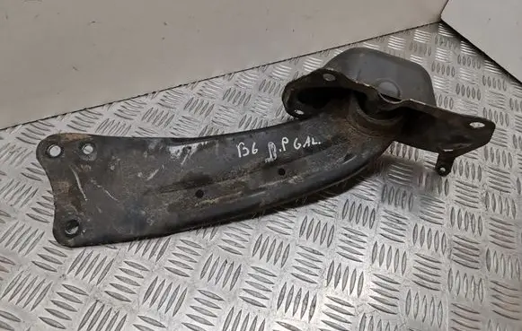 Volkswagen PASSAT B6 Rear suspension control arm 3C0501476A 3C0505226A