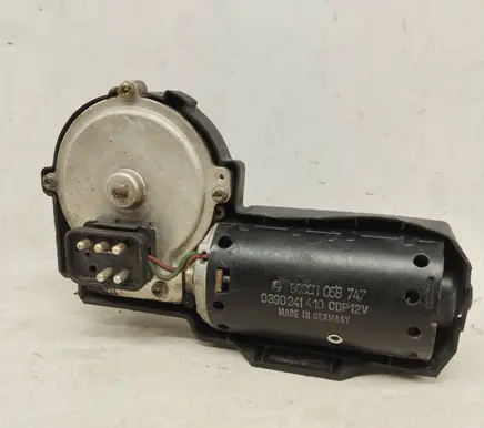 Mercedes-Benz E W124 Wiper motor 0390241410 A2018240149 2018240149