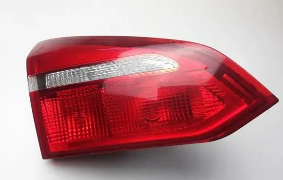 Tailgate rear/tail lights