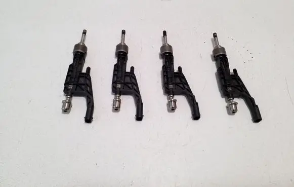 BMW 3 G20 G21 Fuel injectors set 13538656548 8656548 0261500437