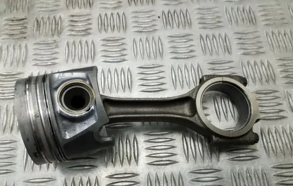 Audi A3 S3 A3 Sportback 8P Piston with connecting rod 050607303G