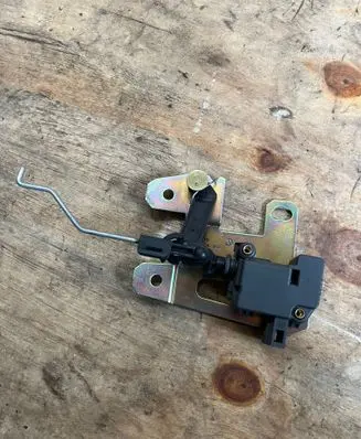 Volkswagen Touareg I Tailgate boot lock/latch motor 7L6327425