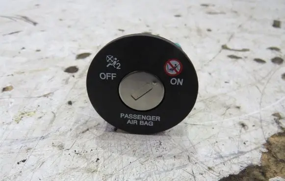 Hyundai i20 (GB IB) Passenger airbag on/off switch GMAUTO4574097
