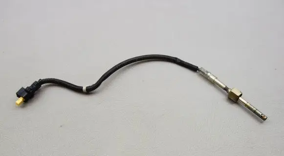 Mercedes-Benz C W205 Oil temperature sensor A0009058904