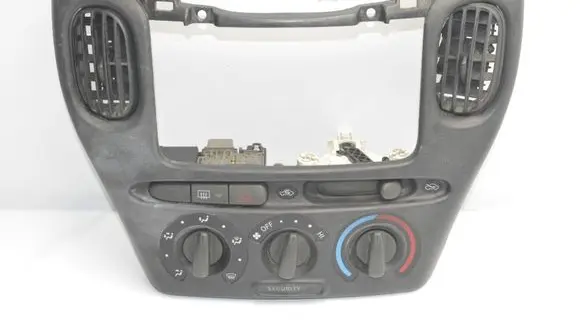 Toyota Yaris Air conditioner control unit module 7591387014