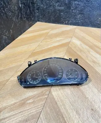Mercedes-Benz E W211 Speedometer (instrument cluster) A2115402311 11008000401