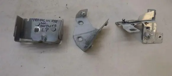 Opel Vivaro Fender mounting bracket 3512068R