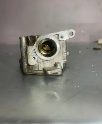 Audi A4 S4 B8 8K Vacuum pump 1131124