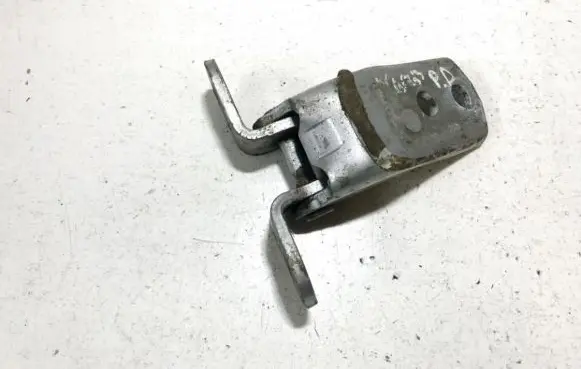 Toyota Avensis T220 Front door upper hinge