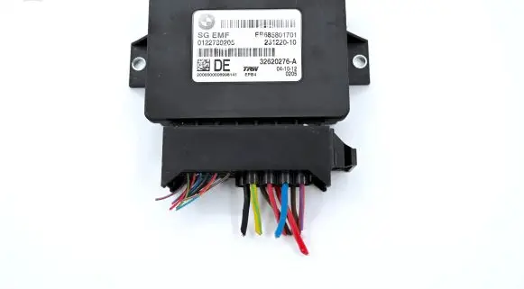 BMW 5 F10 F11 Hand brake control module 6858017 23122010 32620276A