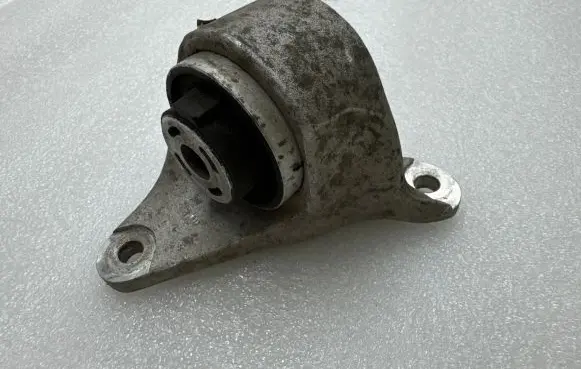 Tesla Model S Engine mounting bracket 6425HN