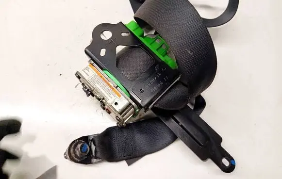 Opel Agila B Front seatbelt 3063559