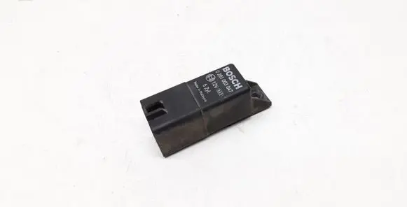 Volvo V60 Glow plug pre-heat relay 30785663 0281003047
