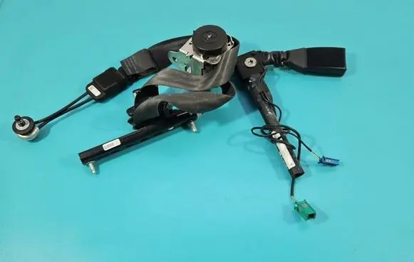 Opel Corsa E Front seatbelt 39033225 IMPRK1556374