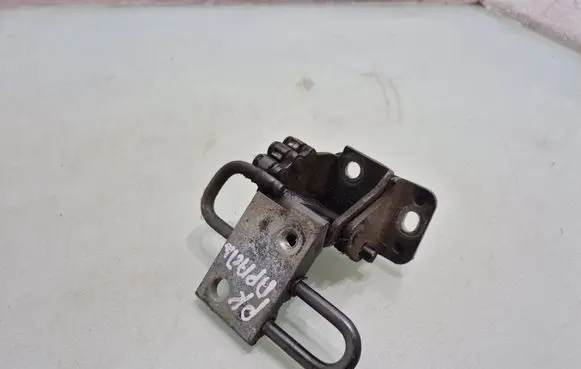Audi Q7 4L Front door lower hinge 