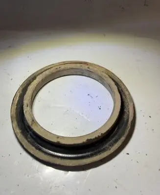 Toyota Land Cruiser (J120) Rear coil spring rubber mount 