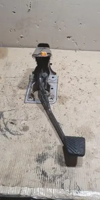 Citroen C4 Aircross Clutch pedal