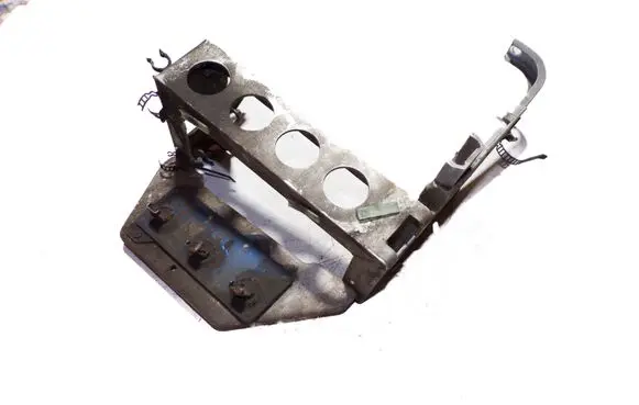 Audi A8 S8 D2 4D Fender mounting bracket 4D0821137