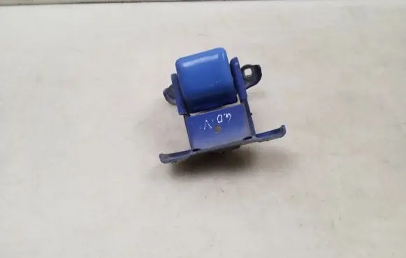 Nissan Primastar Loading door upper hinge 312304K