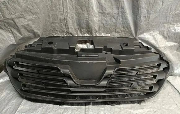 Renault Trafic III (X82) Front bumper upper radiator grill 623108673R