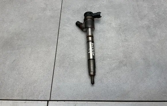 Hyundai Tucson TL Fuel injector 338002A610 0445110589