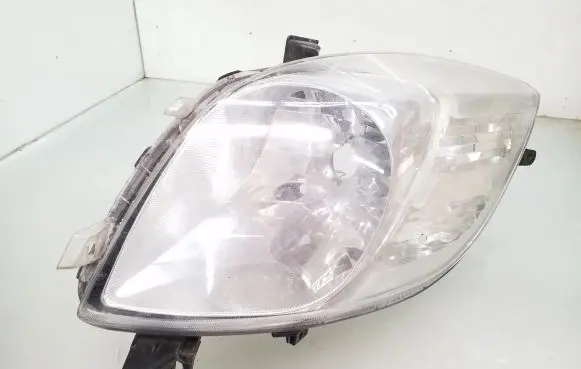 Toyota Yaris Headlight/headlamp 89900736 99036766