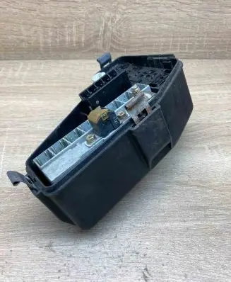 Volvo S70 V70 V70 XC Fuse module 9128576 9162084