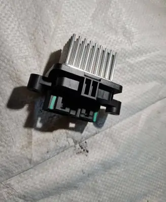 Chrysler Pacifica Heater blower motor/fan resistor Du228001